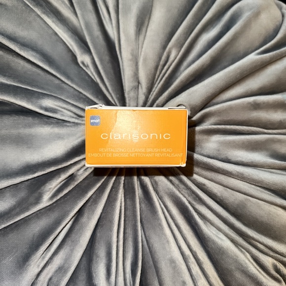 G💎Authentic New Clarisonic Revitalizing Cleanse Brush Head Replacement Rare One - Picture 10 of 10